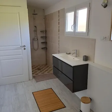 Agreable Appartement Au Calme Villeneuve  Exterior photo